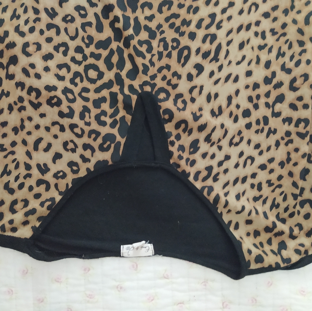 Fall Sale Emi and Joe Leopard Print Blouse xl